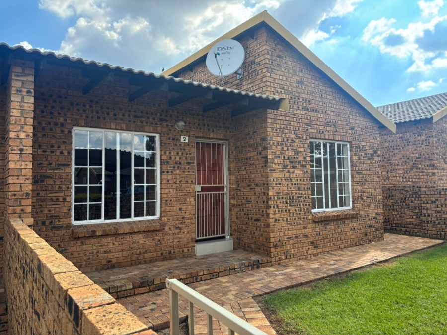 To Let 2 Bedroom Property for Rent in Erand Gardens Gauteng