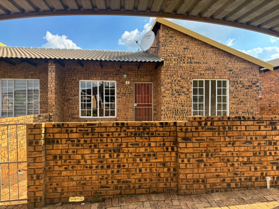 To Let 2 Bedroom Property for Rent in Erand Gardens Gauteng