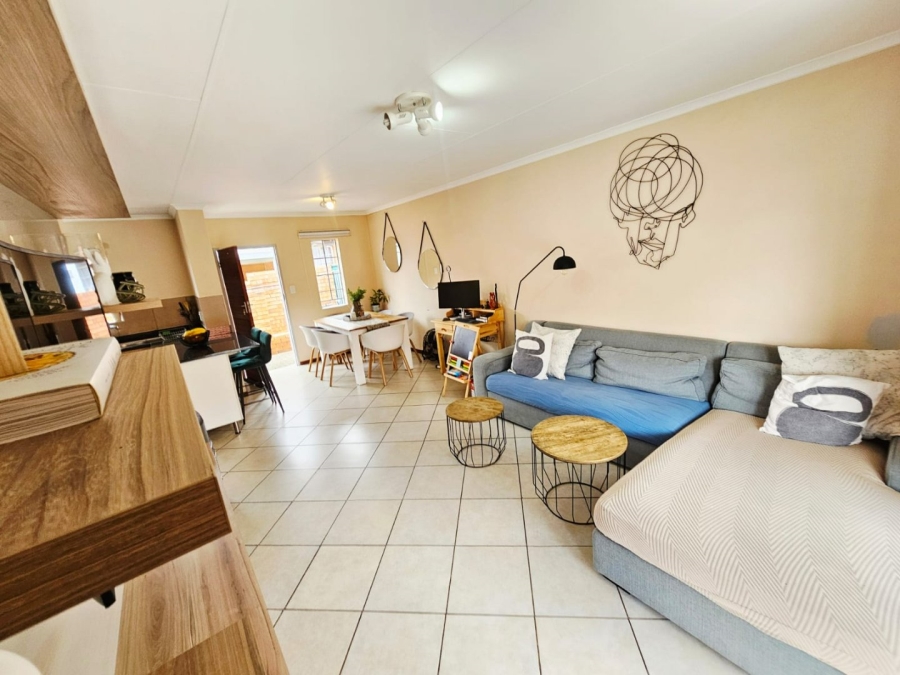 2 Bedroom Property for Sale in Monavoni Gauteng