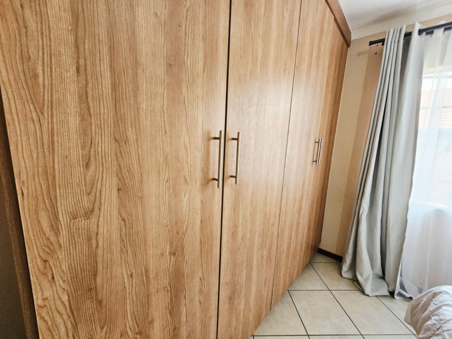 2 Bedroom Property for Sale in Monavoni Gauteng