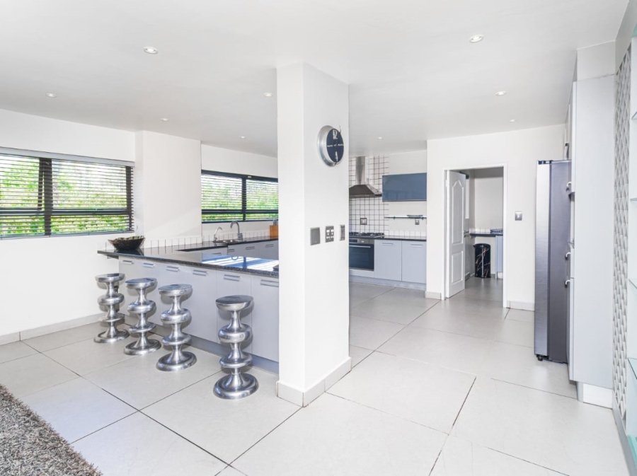 To Let 4 Bedroom Property for Rent in Sandown Gauteng