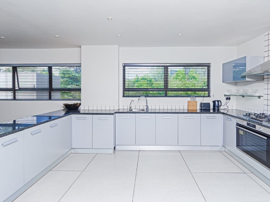 To Let 4 Bedroom Property for Rent in Sandown Gauteng