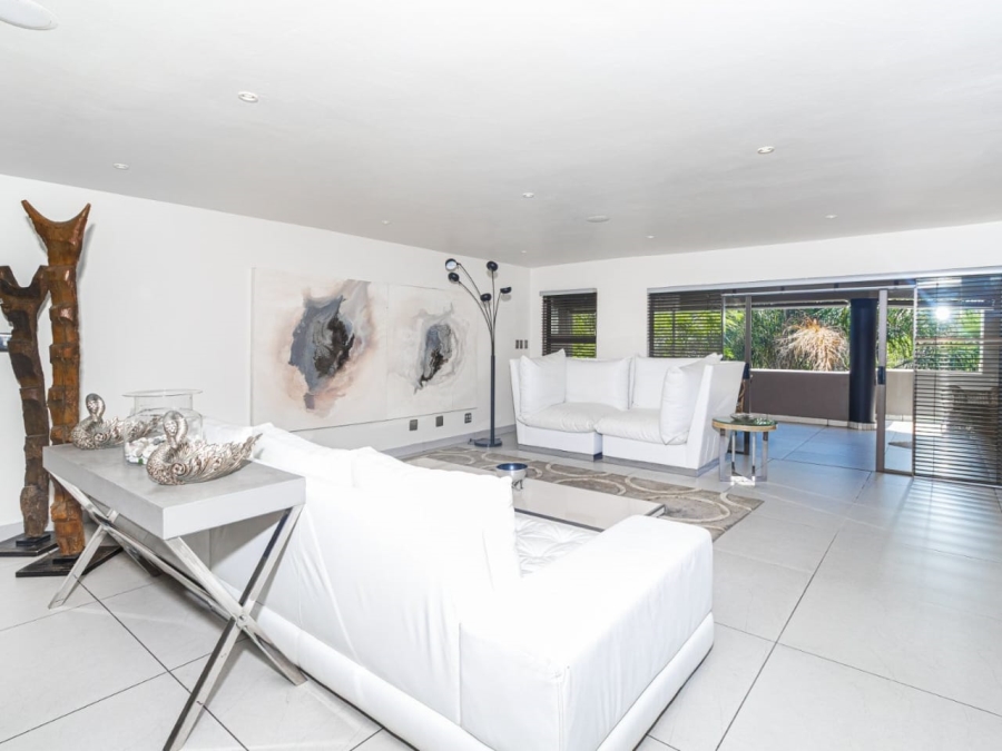 To Let 4 Bedroom Property for Rent in Sandown Gauteng