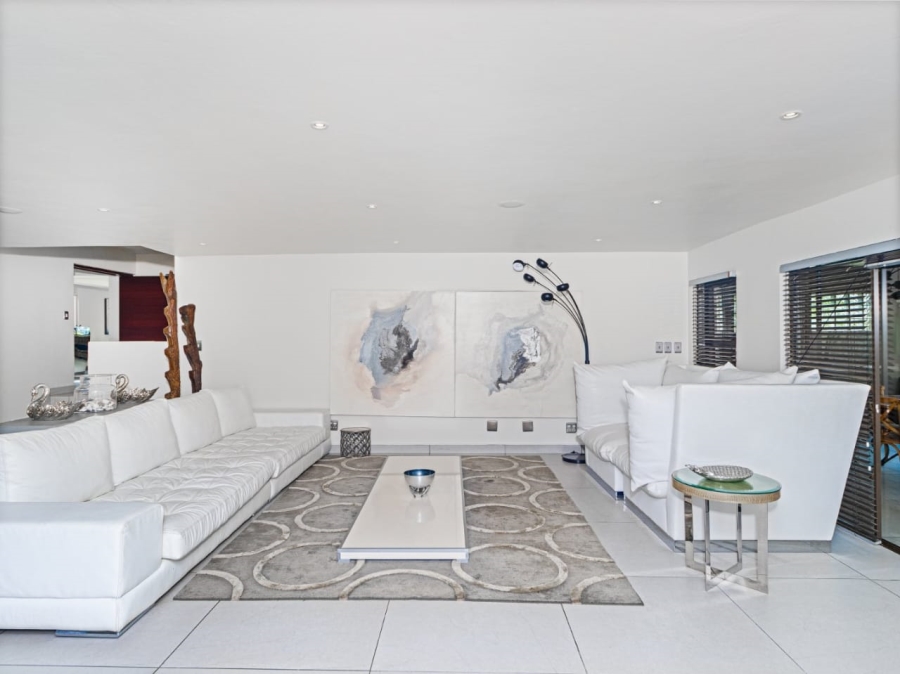 To Let 4 Bedroom Property for Rent in Sandown Gauteng