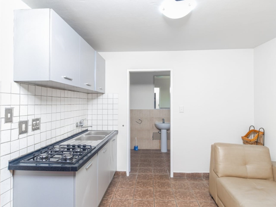 To Let 4 Bedroom Property for Rent in Sandown Gauteng