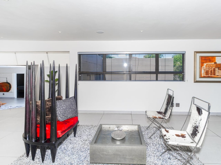 To Let 4 Bedroom Property for Rent in Sandown Gauteng