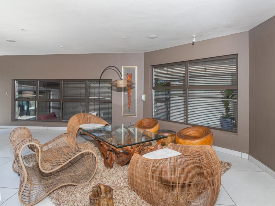 To Let 4 Bedroom Property for Rent in Sandown Gauteng