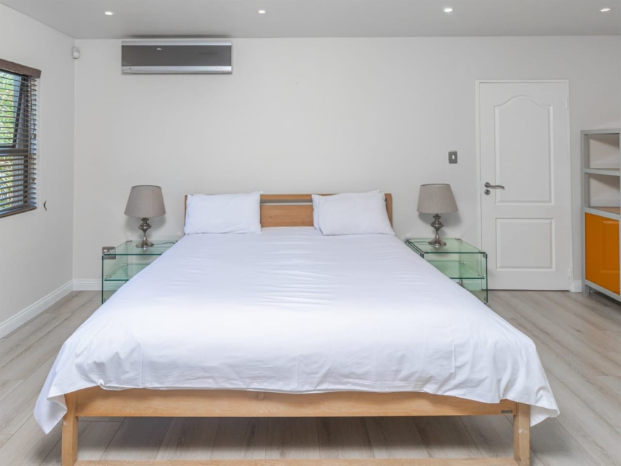 To Let 4 Bedroom Property for Rent in Sandown Gauteng