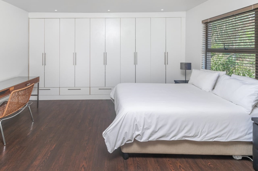 To Let 4 Bedroom Property for Rent in Sandown Gauteng