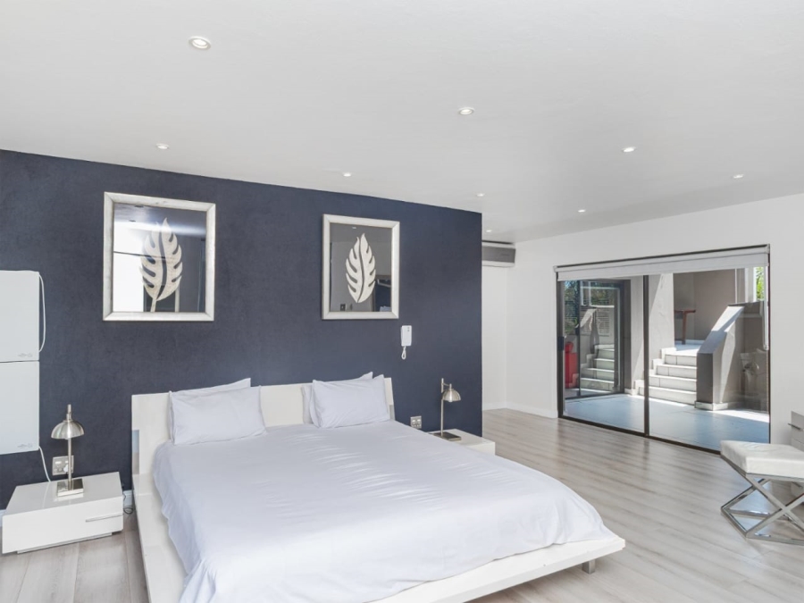 To Let 4 Bedroom Property for Rent in Sandown Gauteng