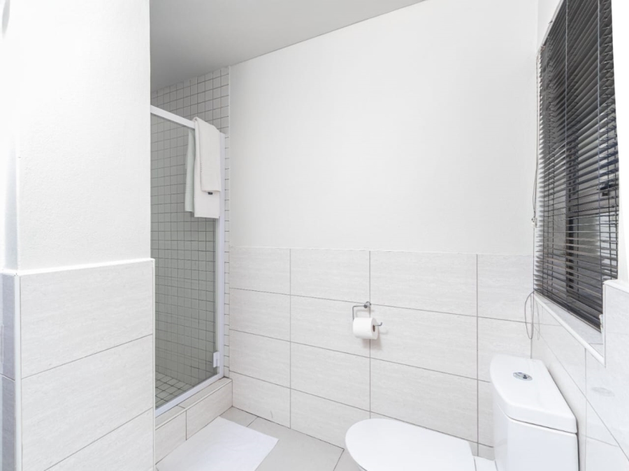 To Let 4 Bedroom Property for Rent in Sandown Gauteng