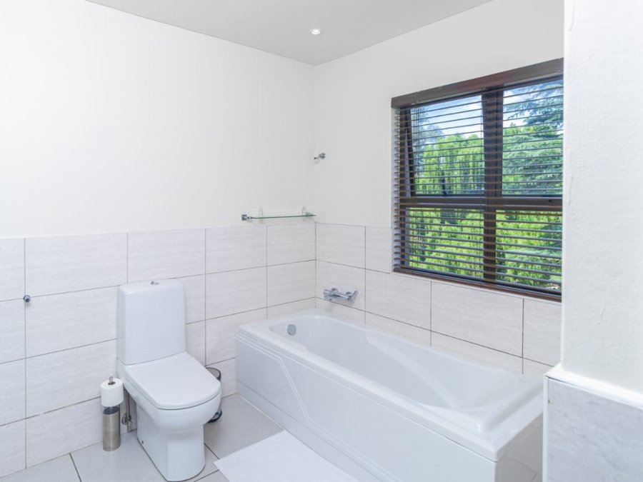 To Let 4 Bedroom Property for Rent in Sandown Gauteng