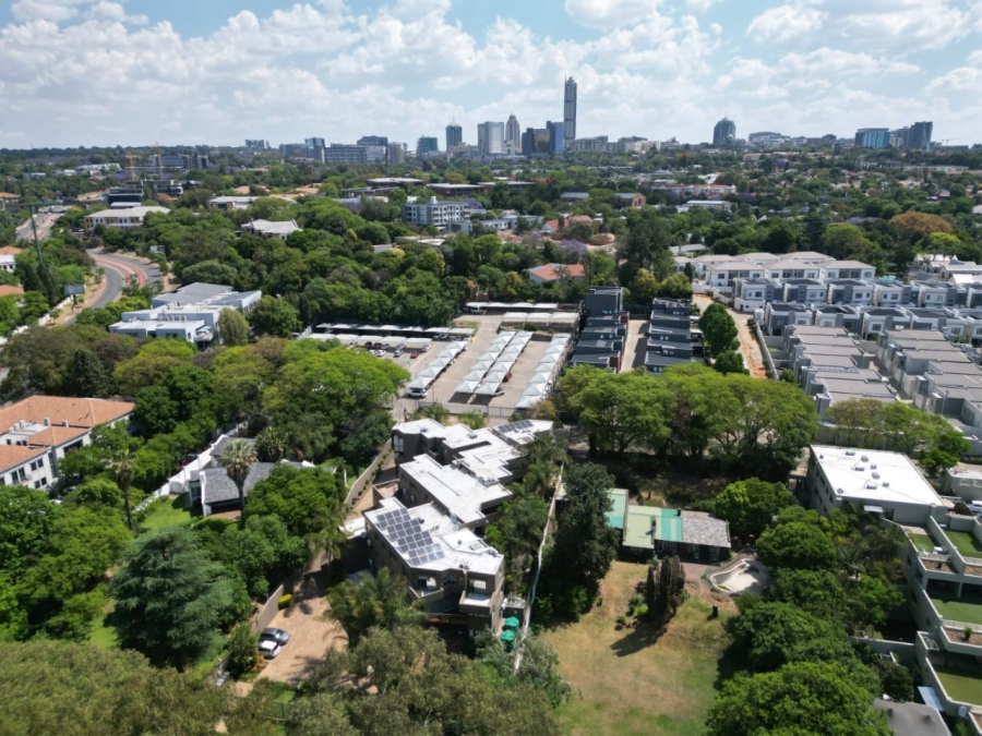 To Let 4 Bedroom Property for Rent in Sandown Gauteng