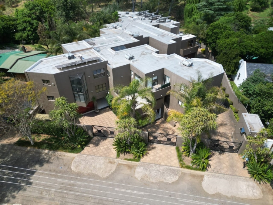 To Let 4 Bedroom Property for Rent in Sandown Gauteng