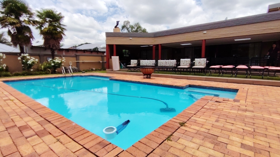 4 Bedroom Property for Sale in Vanderbijlpark SW 5 Gauteng