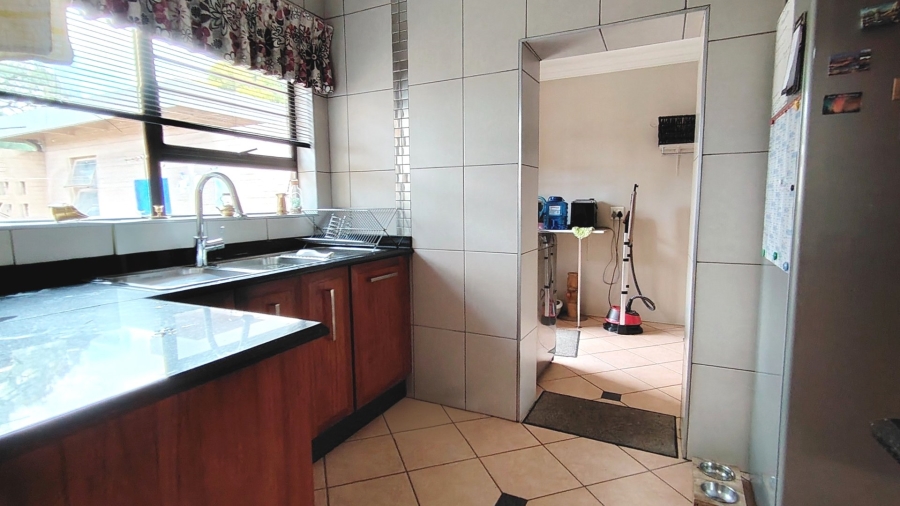 4 Bedroom Property for Sale in Vanderbijlpark SW 5 Gauteng