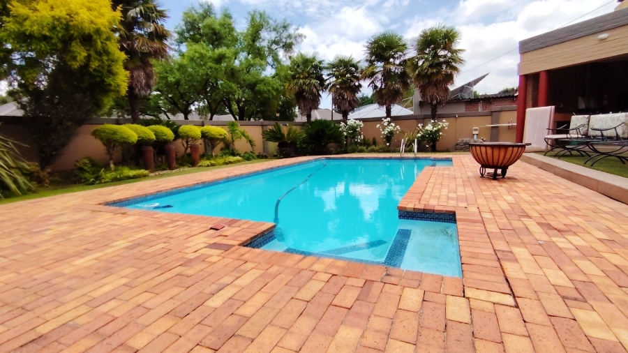 4 Bedroom Property for Sale in Vanderbijlpark SW 5 Gauteng