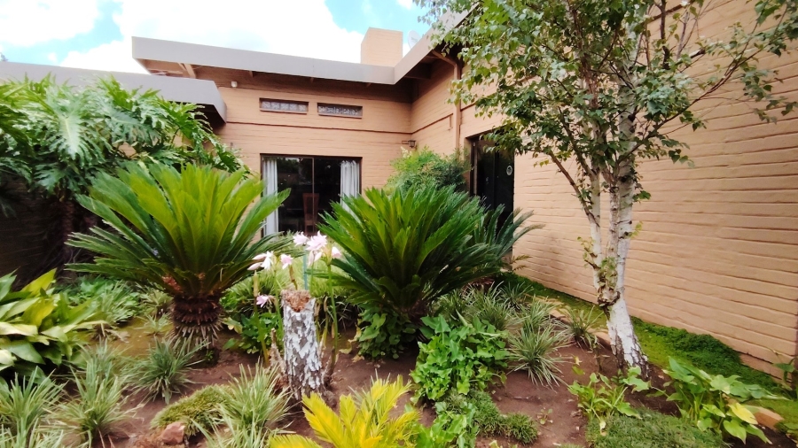 4 Bedroom Property for Sale in Vanderbijlpark SW 5 Gauteng