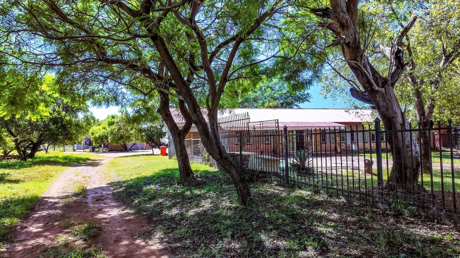 Commercial Property for Sale in Kromdraai Gauteng