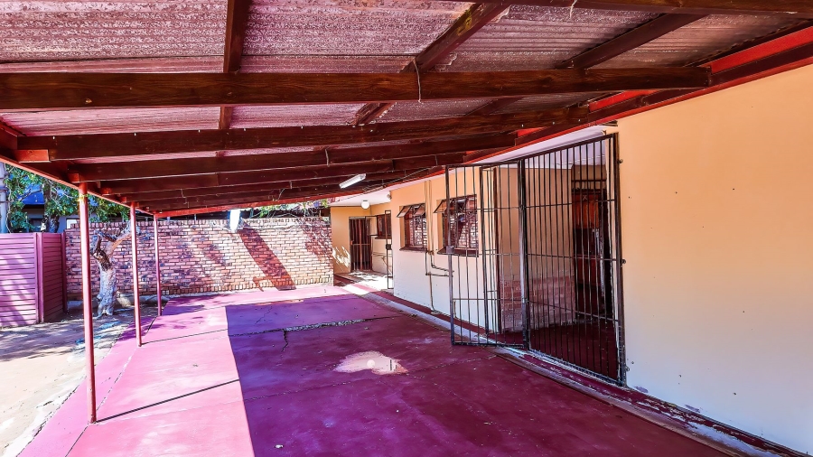 Commercial Property for Sale in Kromdraai Gauteng