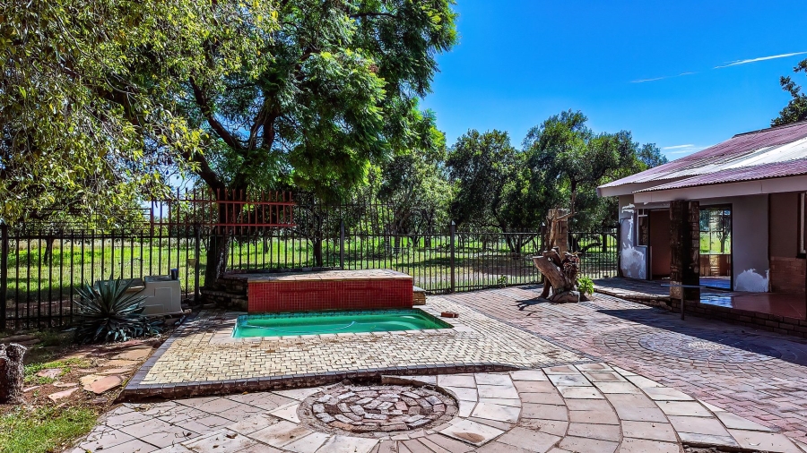 Commercial Property for Sale in Kromdraai Gauteng