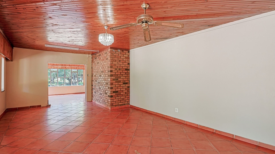 Commercial Property for Sale in Kromdraai Gauteng