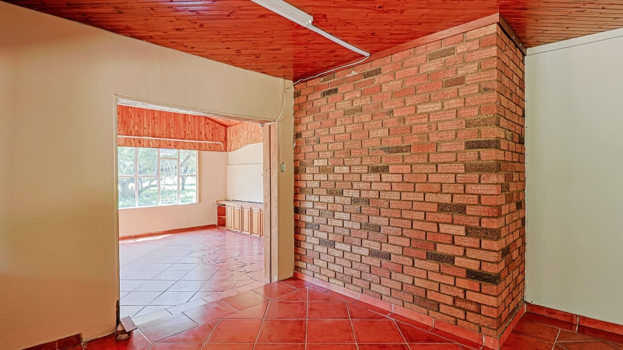 Commercial Property for Sale in Kromdraai Gauteng