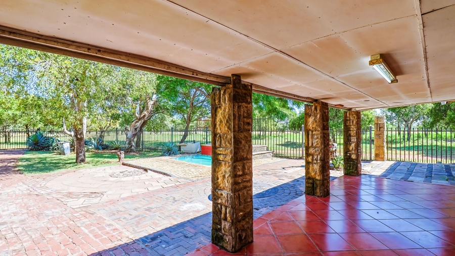 Commercial Property for Sale in Kromdraai Gauteng