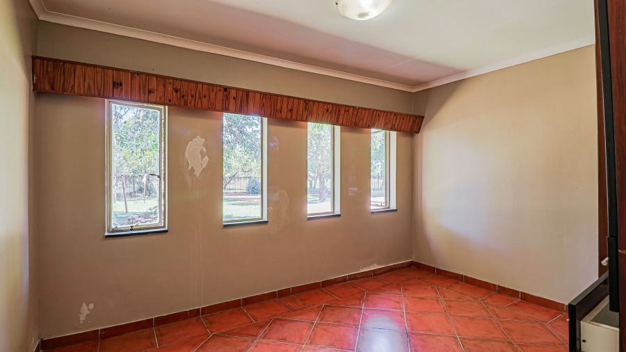 Commercial Property for Sale in Kromdraai Gauteng