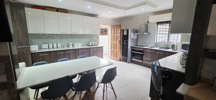 To Let 4 Bedroom Property for Rent in Erasmia Gauteng