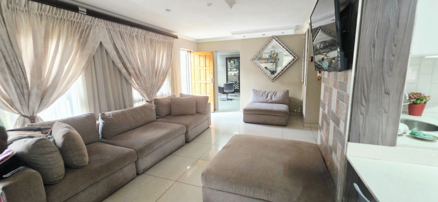 To Let 4 Bedroom Property for Rent in Erasmia Gauteng