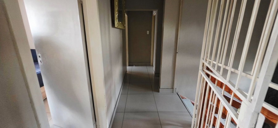 To Let 4 Bedroom Property for Rent in Erasmia Gauteng