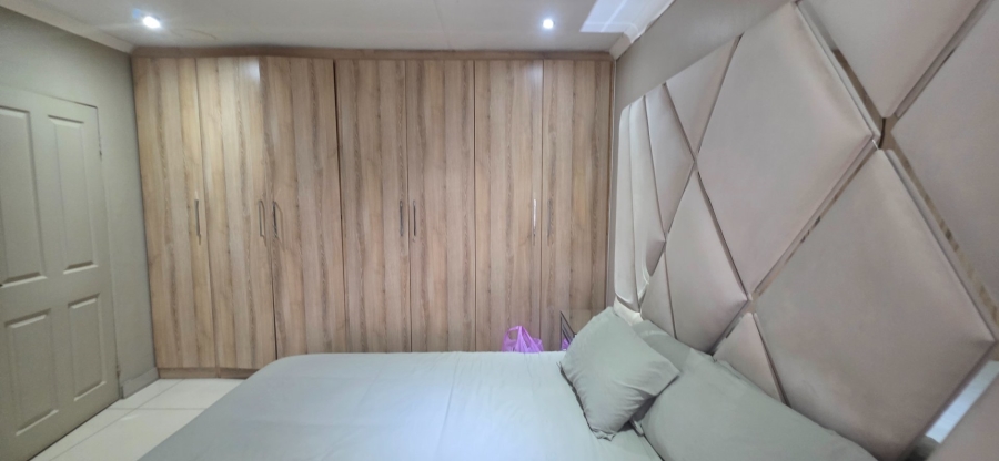 To Let 4 Bedroom Property for Rent in Erasmia Gauteng