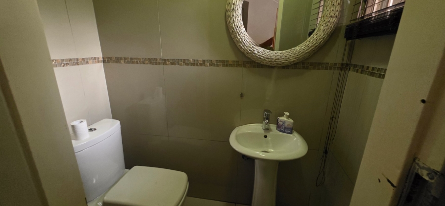 To Let 4 Bedroom Property for Rent in Erasmia Gauteng