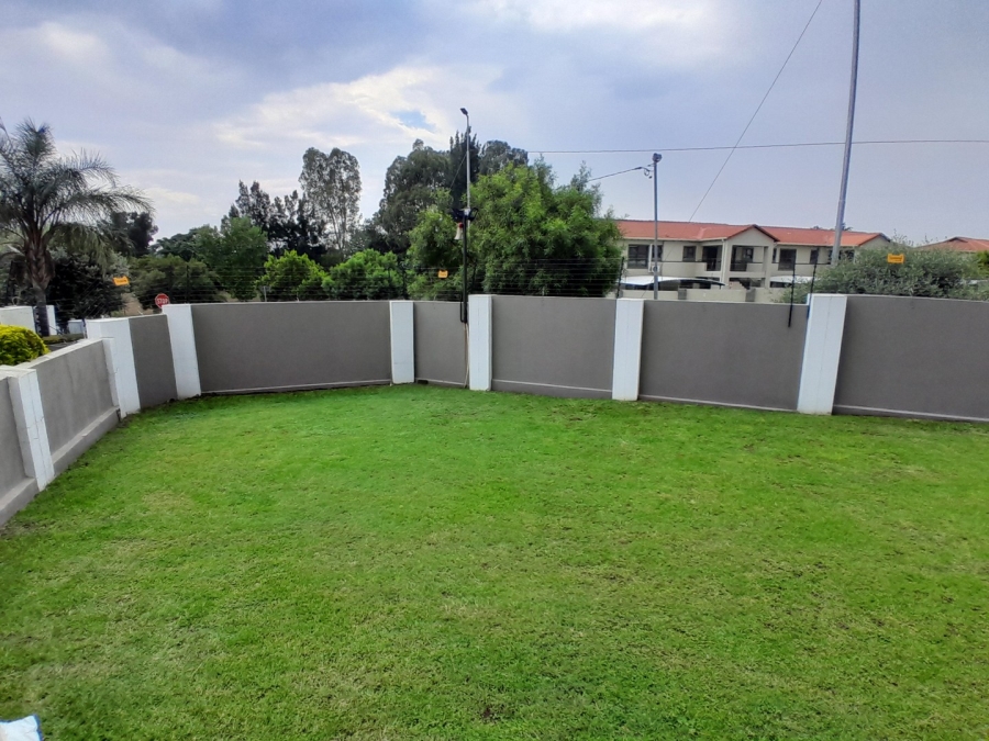  Bedroom Property for Sale in Barbeque Downs Gauteng
