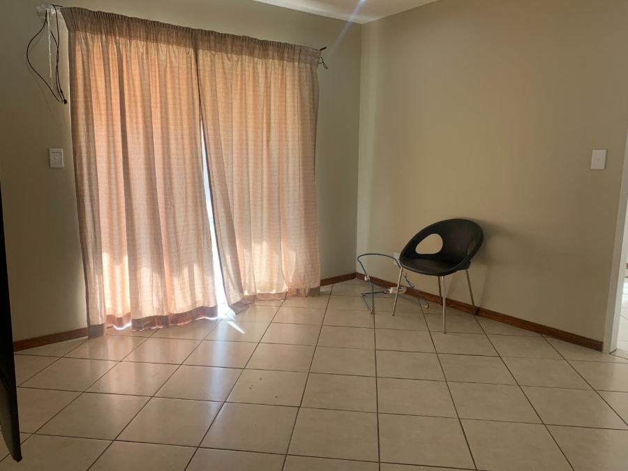 To Let 2 Bedroom Property for Rent in Monavoni Gauteng