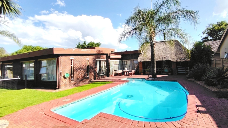 3 Bedroom Property for Sale in Vanderbijlpark SE 7 Gauteng