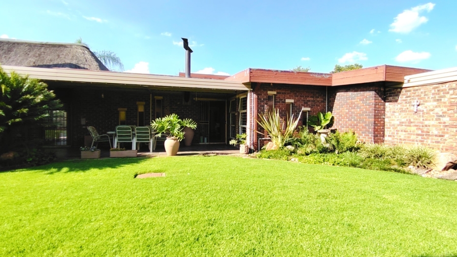 3 Bedroom Property for Sale in Vanderbijlpark SE 7 Gauteng