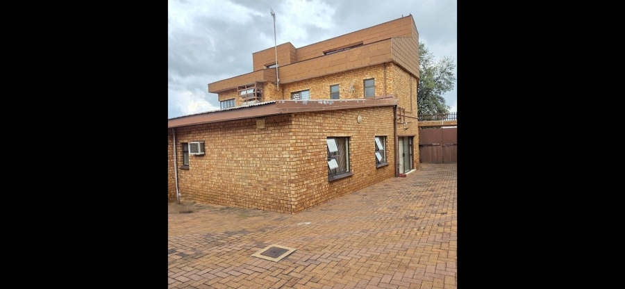  Bedroom Property for Sale in Laudium Gauteng