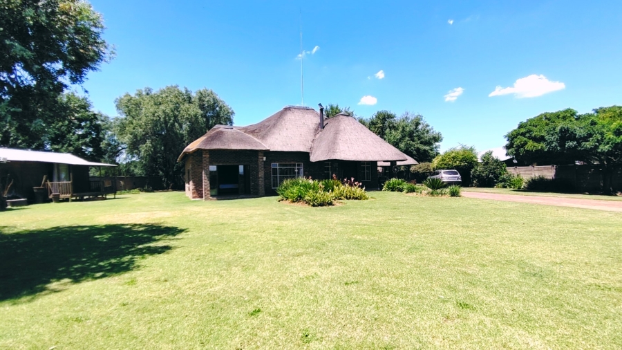 3 Bedroom Property for Sale in Buyscelia Gauteng