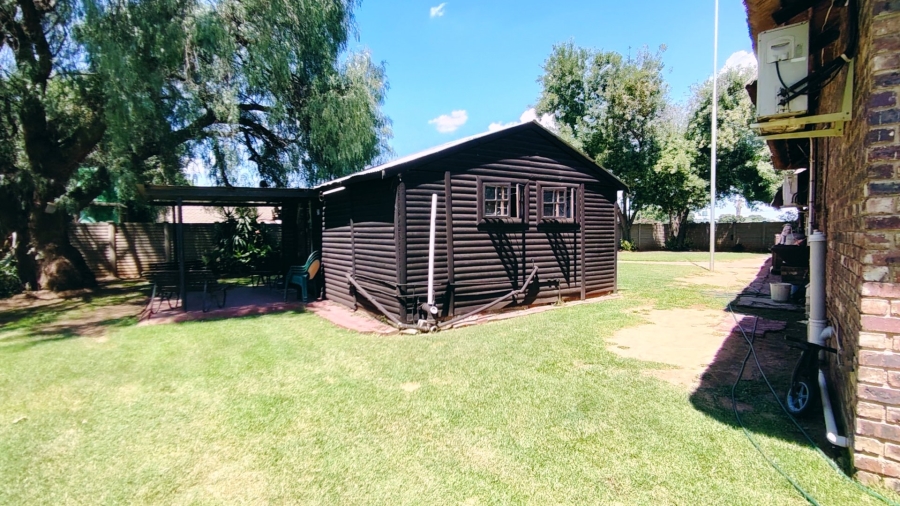 3 Bedroom Property for Sale in Buyscelia Gauteng