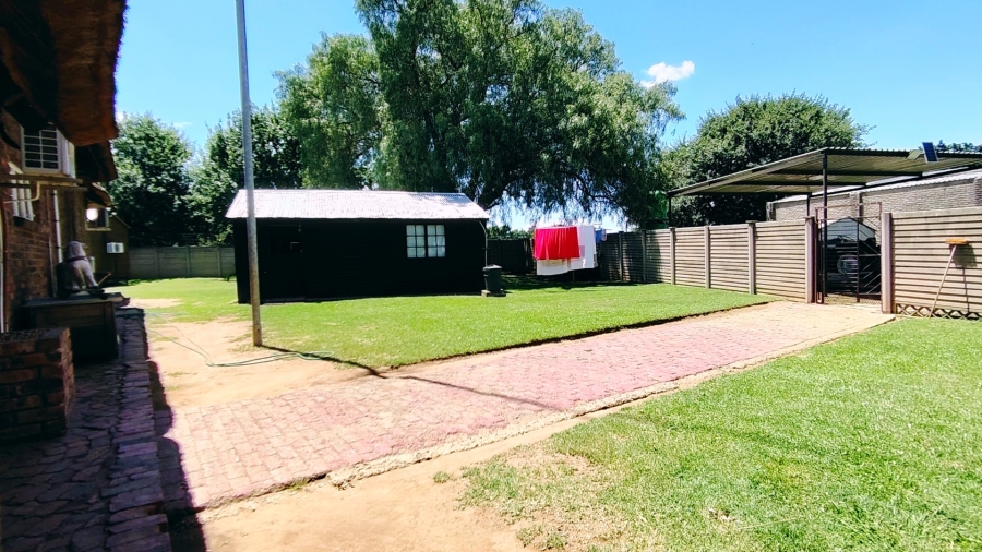 3 Bedroom Property for Sale in Buyscelia Gauteng