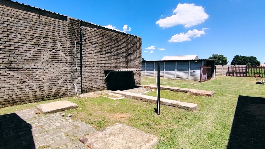 3 Bedroom Property for Sale in Buyscelia Gauteng