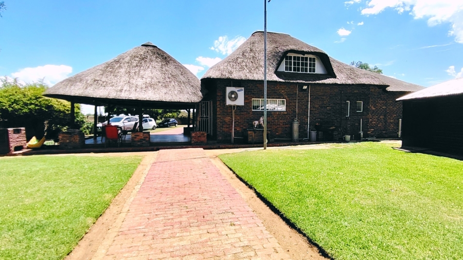 3 Bedroom Property for Sale in Buyscelia Gauteng