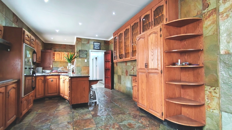 4 Bedroom Property for Sale in Vanderbijlpark SW 5 Gauteng