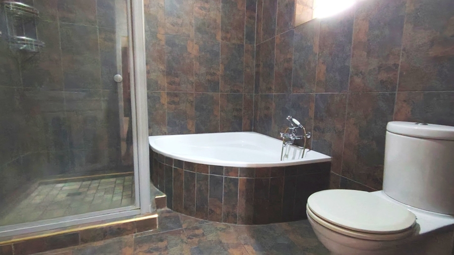 4 Bedroom Property for Sale in Vanderbijlpark SW 5 Gauteng