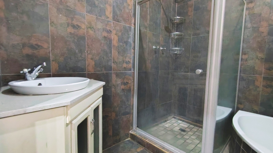 4 Bedroom Property for Sale in Vanderbijlpark SW 5 Gauteng