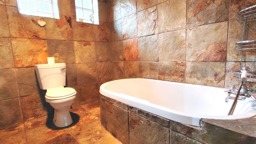 4 Bedroom Property for Sale in Vanderbijlpark SW 5 Gauteng