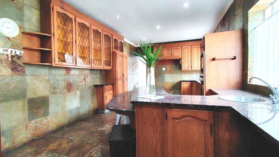 4 Bedroom Property for Sale in Vanderbijlpark SW 5 Gauteng