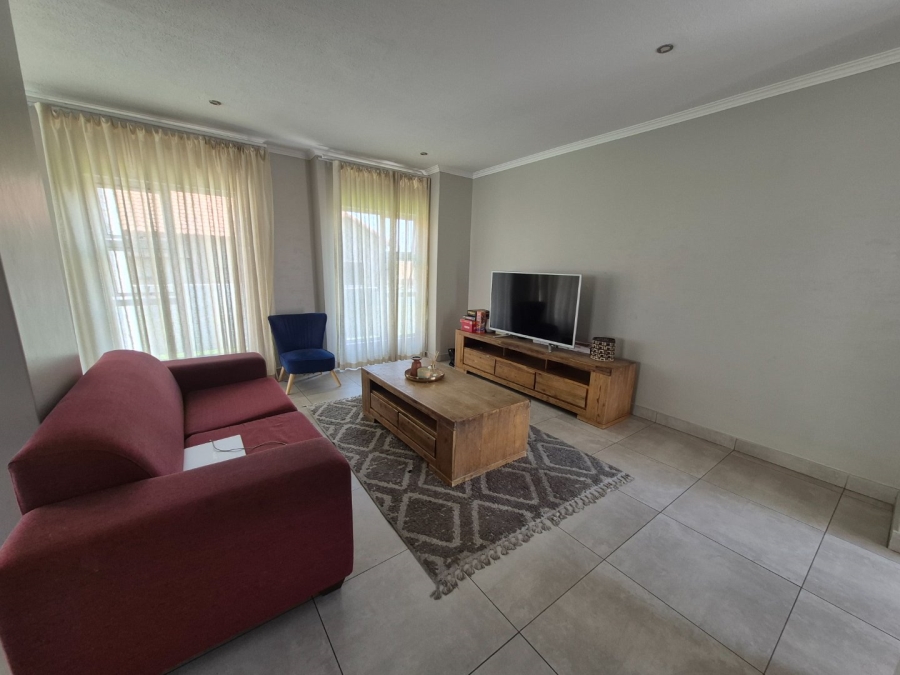 4 Bedroom Property for Sale in Thatchfield Hills Gauteng